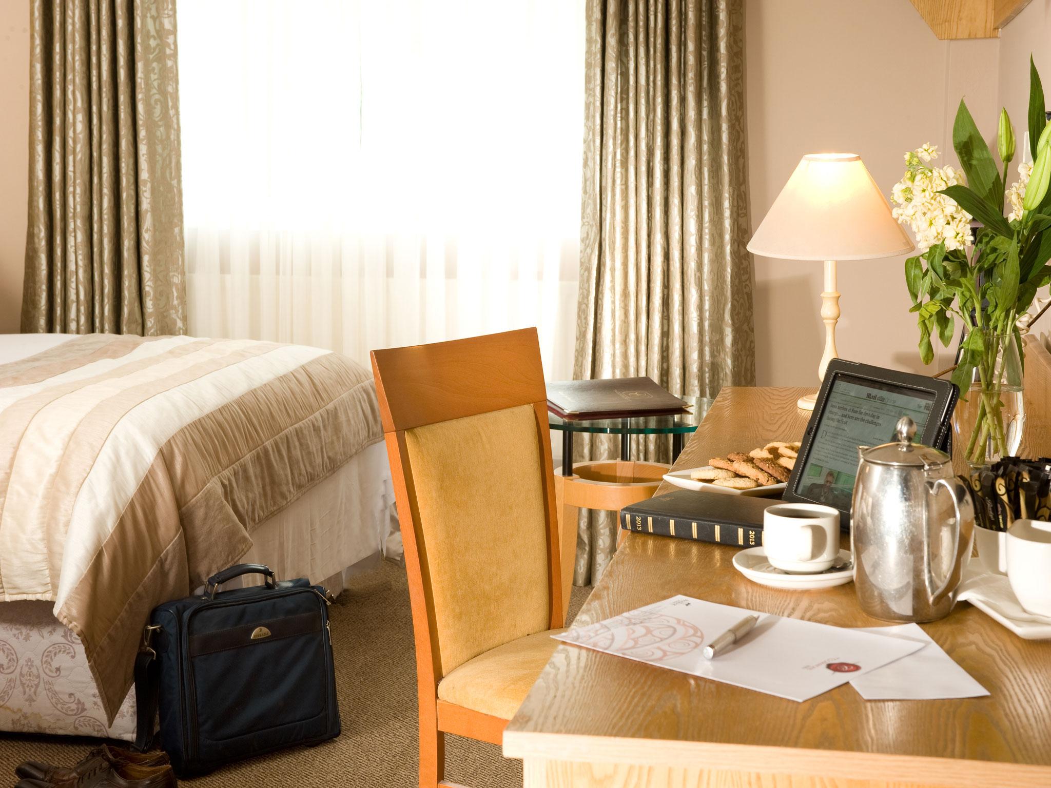 Great National Commons Inn Hotel كورك المظهر الخارجي الصورة